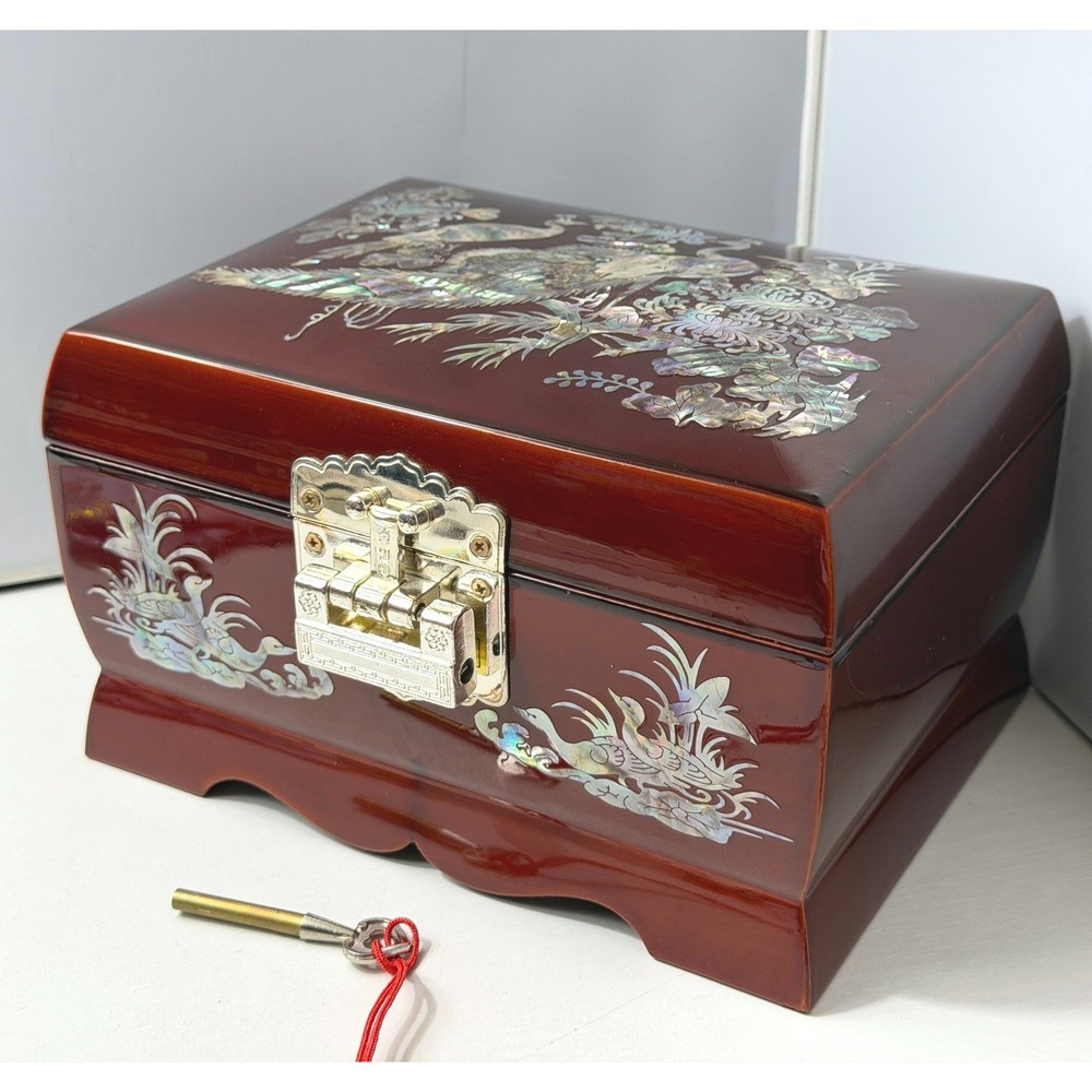 Korean Jewelry Box Mother of Pearl Lacquer Crane Inlay Key